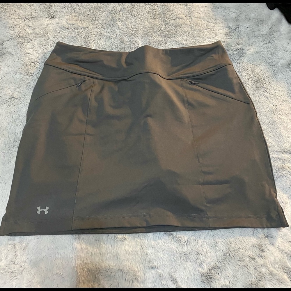 Under Armour skirt L with pockets